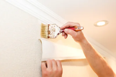 Pose de papier peint à Pradettes — revêtements muraux et toiles de verre